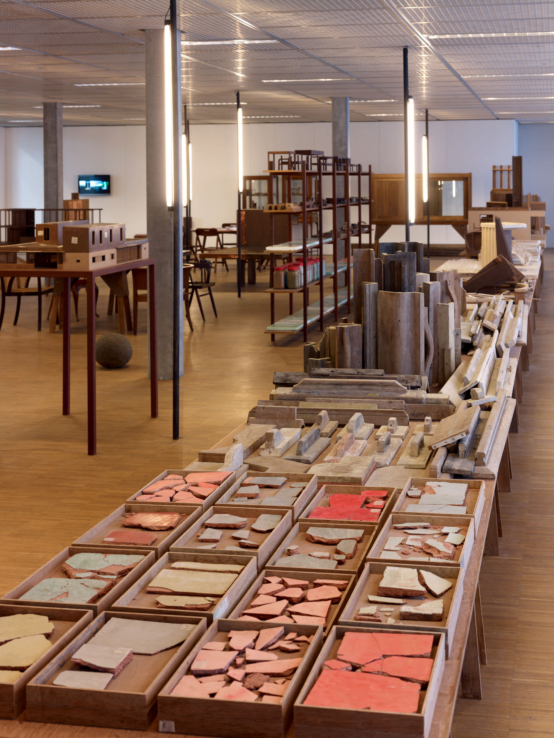 E11328 AP45 028174 j2560